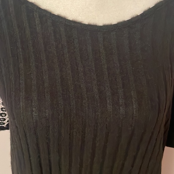 Perfect little black dress - Picture 2 of 5